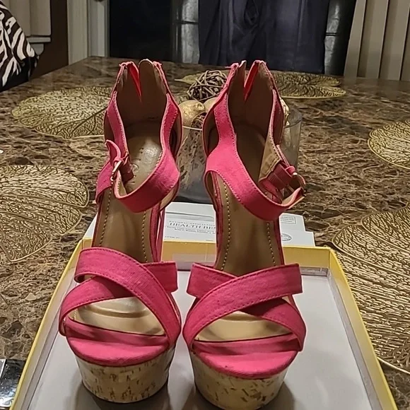 Liliana peace-15 hot pink wedges - Picture 4 of 11